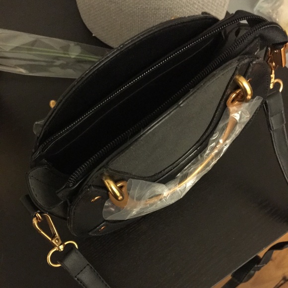 Black crossbody bag never used - Picture 4 of 5